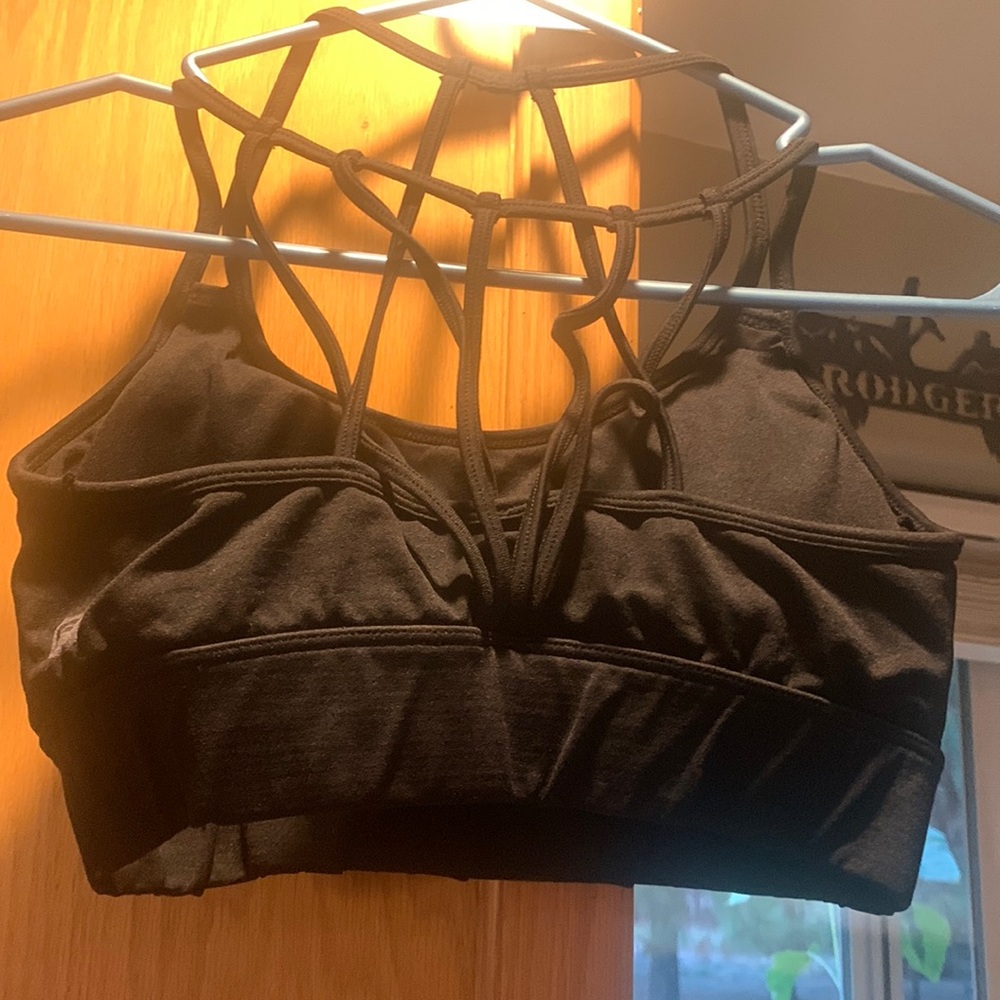 Super cute black sport bra! Size S